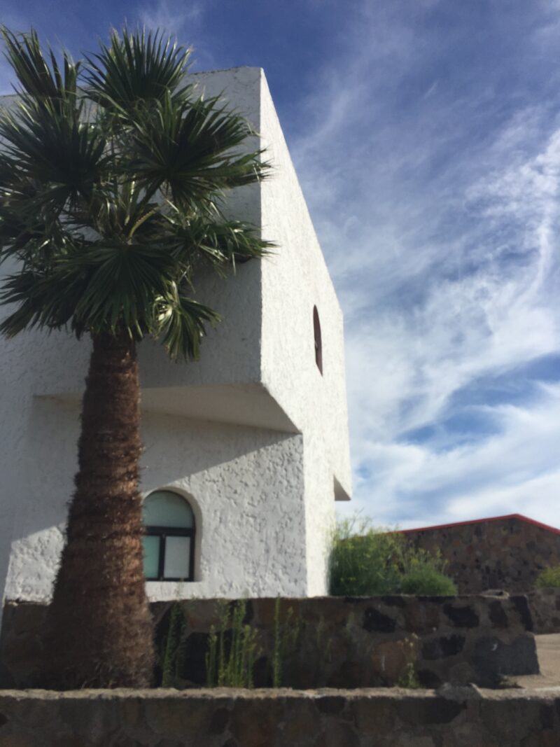 An iconic building at the el Mirador during a Mutiny Retreat